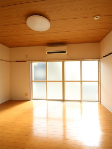 その他部屋・スペース　6帖洋室　南向きで明るいお部屋