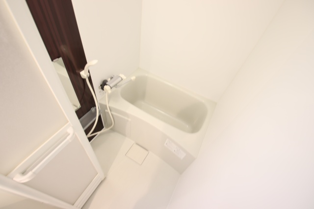 バス・シャワールーム　※別室の参考写真の為、現況優先です。