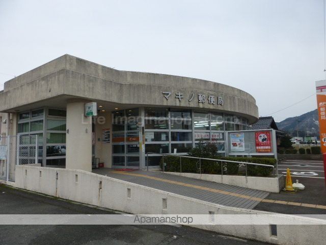 郵便局　マキノ郵便局（郵便局）まで389m