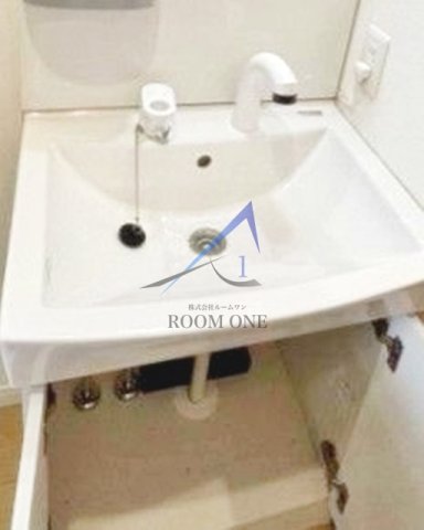 洗面設備　独立洗面台です。