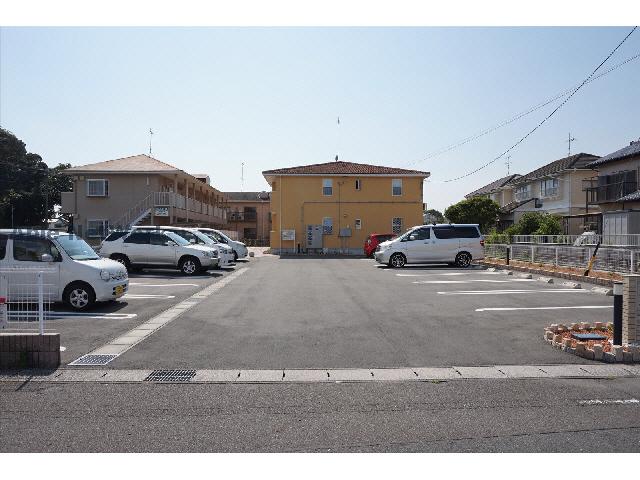 駐車場　駐車場