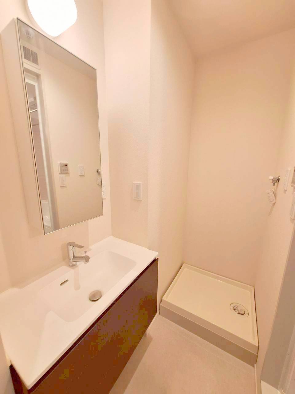 洗面設備　同建物別号室、同仕様内装
