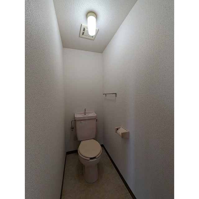 トイレ　ゆったりとした空間のトイレです