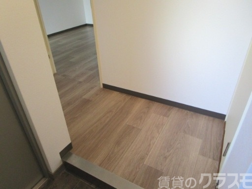 玄関　玄関を一歩入ると・・・こんな感じです。