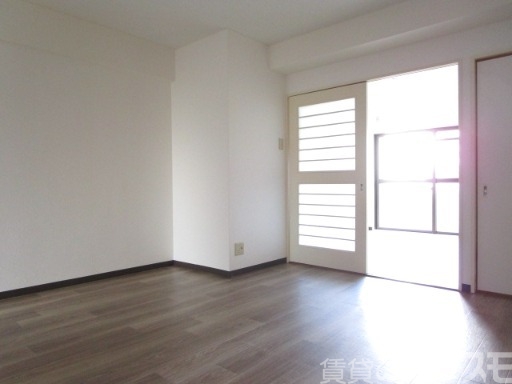 その他部屋・スペース　白を基調にした明るいお部屋です。