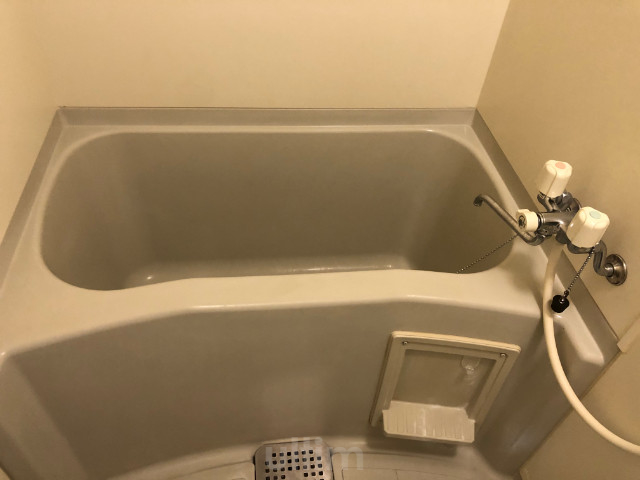 バス・シャワールーム　※同タイプの他のお部屋です