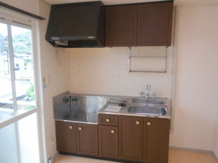 キッチン　写真は202号室です（参考）
