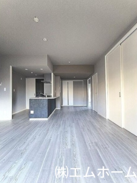 居室・リビング　LDK16.06帖　カウンターキッチン　エアコン完備