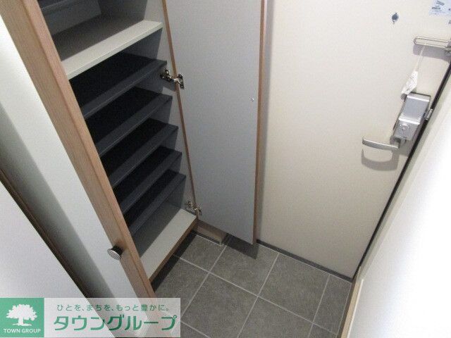 玄関　タウンハウジング調布店まで♪