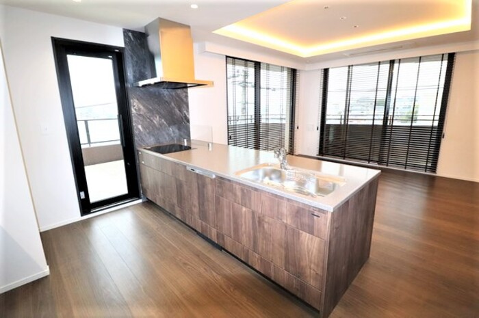 キッチン　リビング・ダイニング