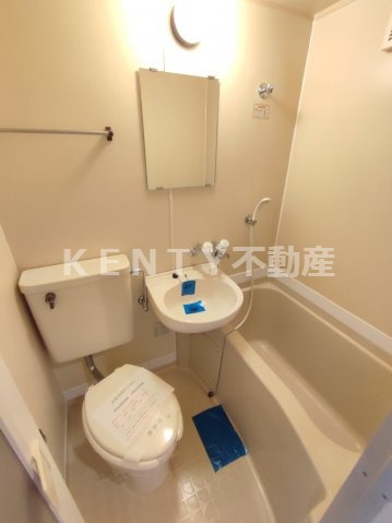 洗面設備　ゆったりとスペースのある洗面所