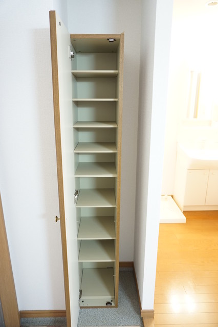 玄関　玄関横のシューズボックス