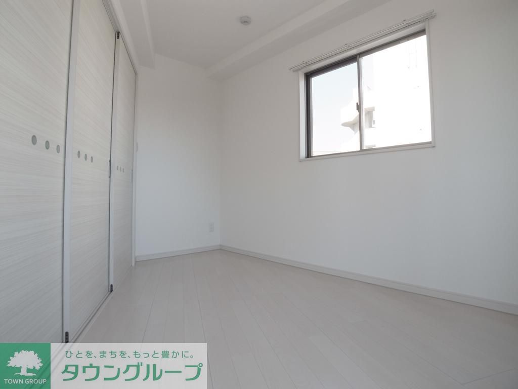 その他部屋・スペース　洋室からダイニングスペース