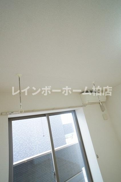 その他設備　室内物干しです
