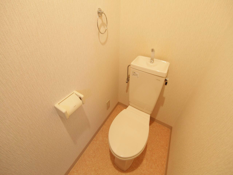 トイレ　洋式トイレ　温水洗浄暖房便座設置可