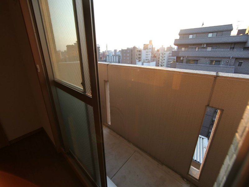 バルコニー　バルコニー　南向き　洗濯物が干せます