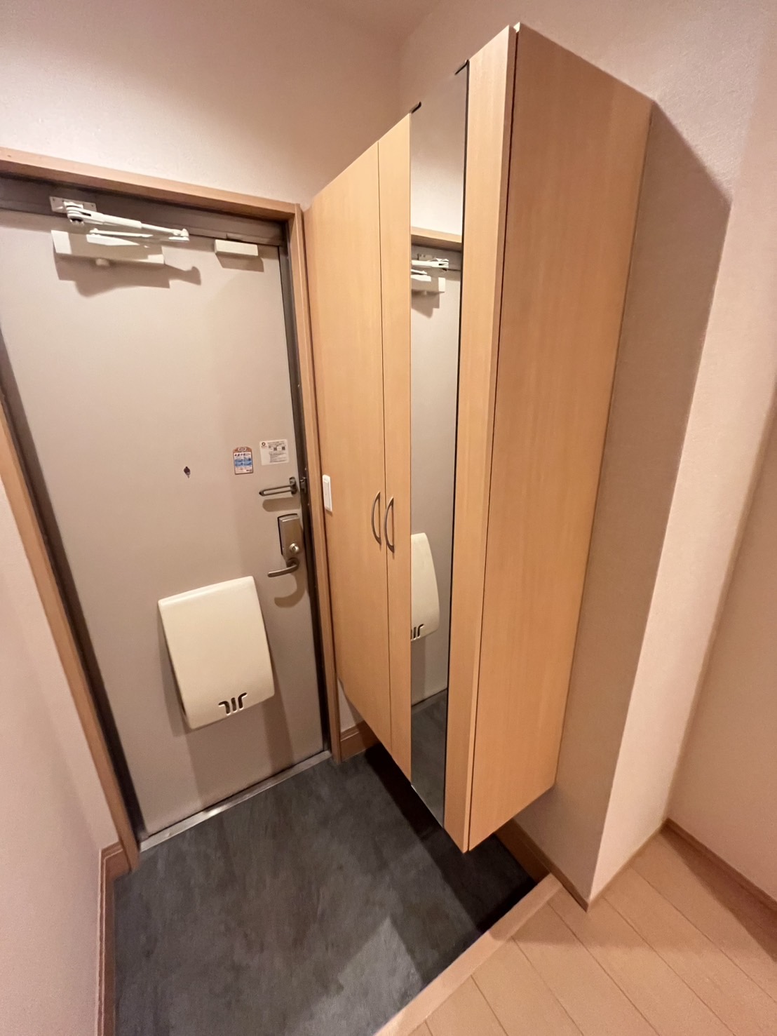 玄関　反転タイプ