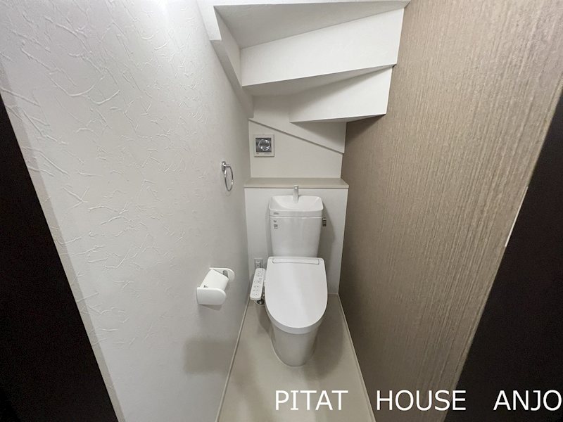 トイレ　参考写真C棟（反転タイプ）