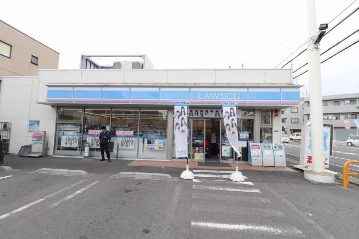 コンビニ　ローソン（コンビニ）まで258m