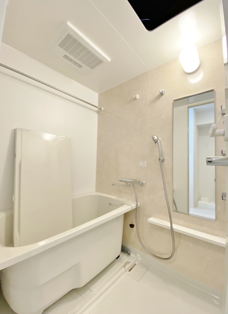 バス・シャワールーム　綺麗なバスルーム