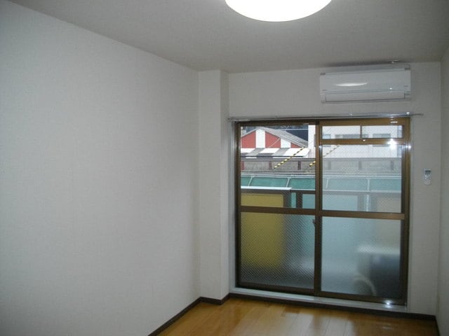 居室・リビング　エアコン付きで初期費用を抑えられます！
