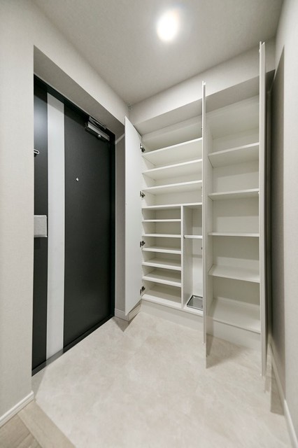 玄関　※写真は同タイプ住戸です。