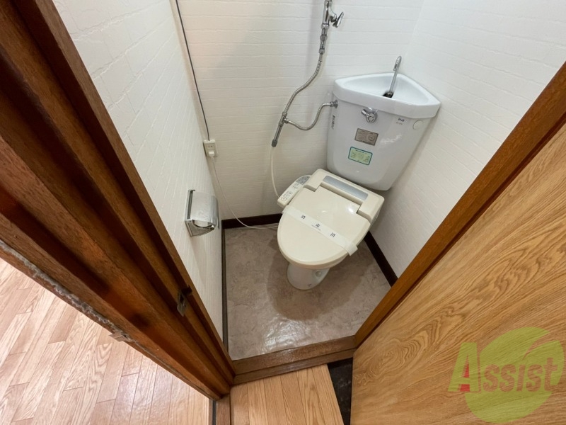 トイレ　トイレです。ウォシュレット付を探している方、おすすめです。