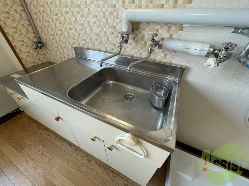 洗面設備　キッチンのシンクはピカピカで掃除意欲が湧いてきそう！