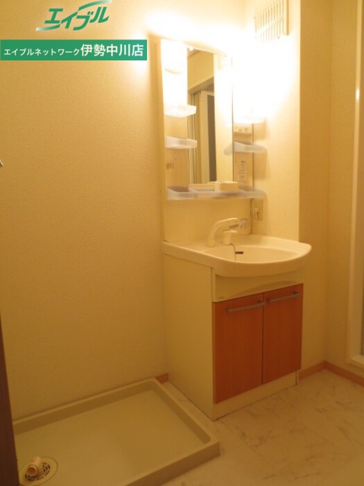 洗面設備　同タイプのお部屋です。