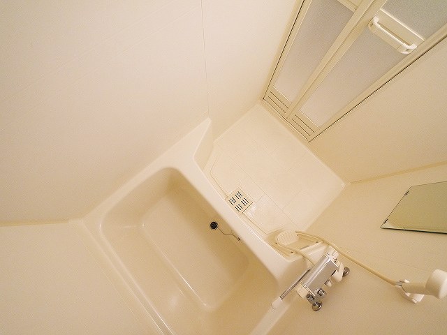 バス・シャワールーム　ゆったり過ごせるお風呂です