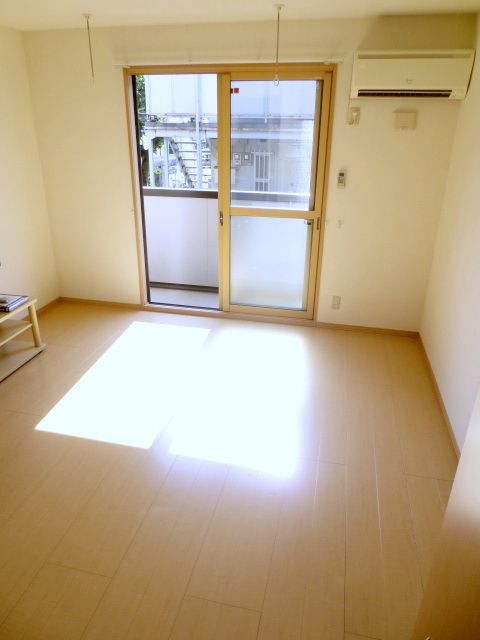 居室・リビング　★日当たり良好のお部屋★