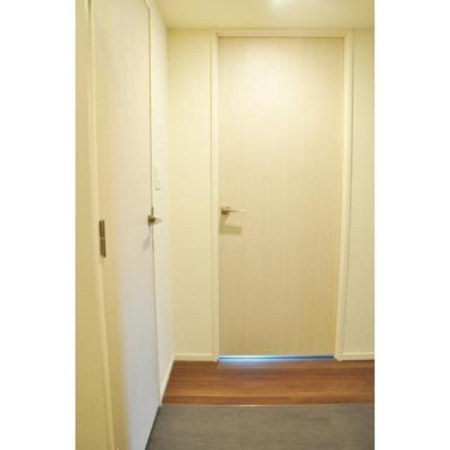 玄関　※写真は同タイプ住戸です。