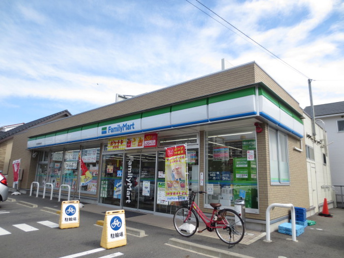 コンビニ　ファミリーマート北名古屋清水店（コンビニ）まで100m