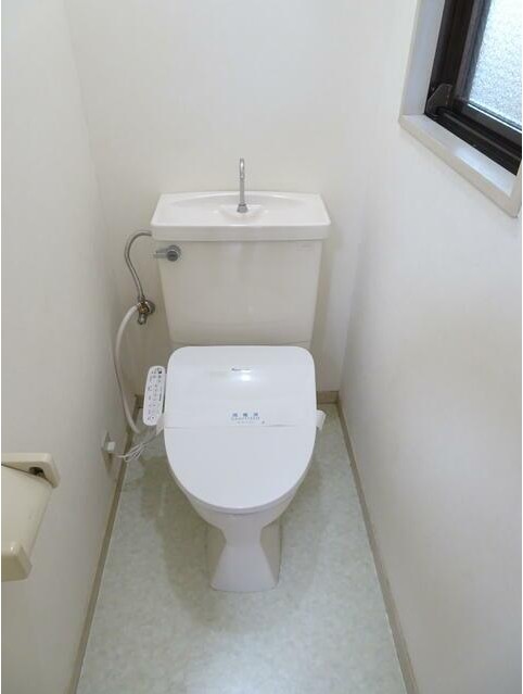 トイレ　嬉しい温水洗浄便座♪