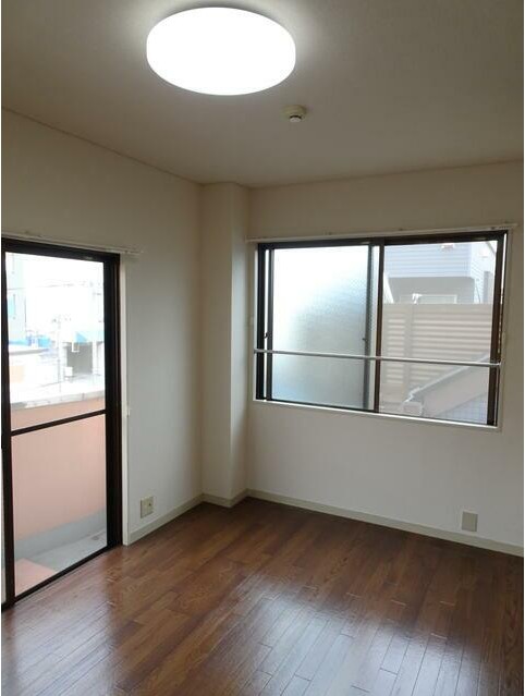 居室・リビング　開放感のあるゆったりとしたお部屋です♪