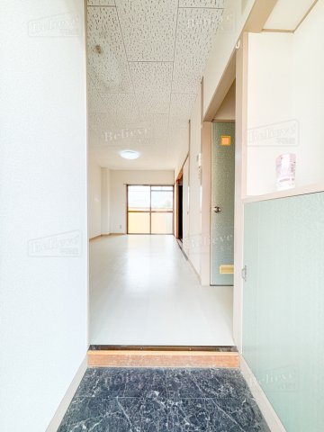 玄関　シューズボックス付きの玄関☆