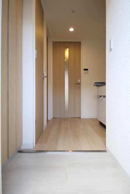 玄関　※別室の参考写真の為、現況優先です。