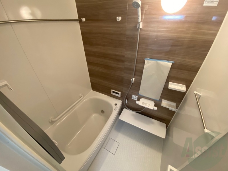 バス・シャワールーム　お風呂になります。一日の疲れを癒してくださいね。