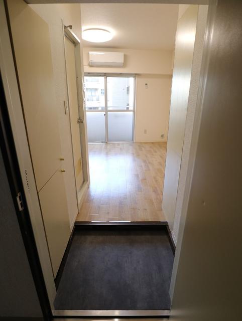 玄関　玄関　※同物件・同仕様画像