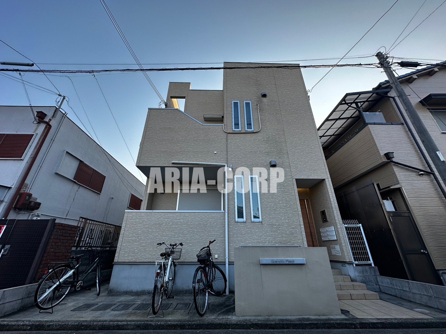 建物外観　2017年完成、大手ハウスメーカー施工デザイナーズアパート！