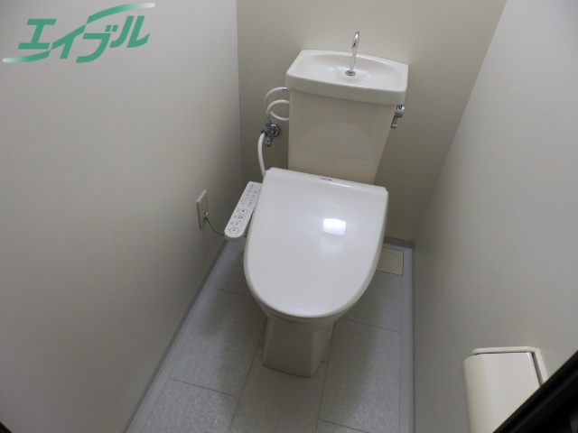 トイレ　同棟別部屋の写真です