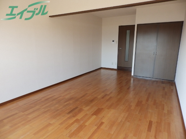 居室・リビング　同棟別部屋の写真です