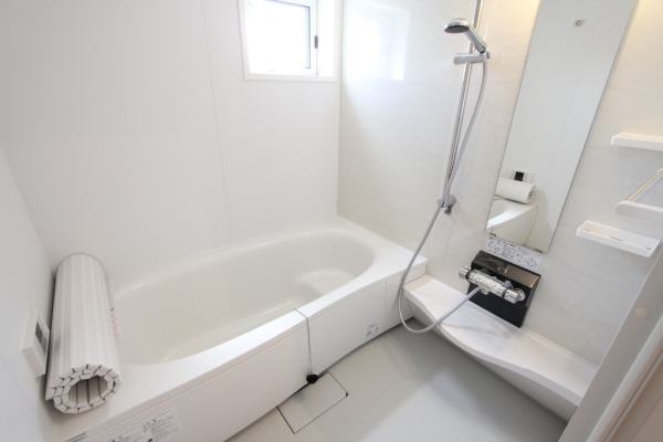 バス・シャワールーム　ゆったり一坪風呂