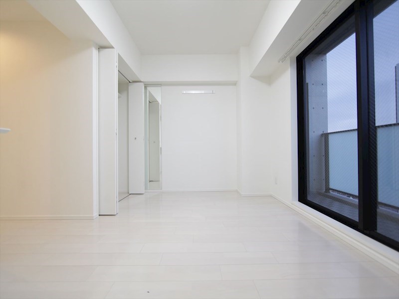 その他部屋・スペース　洋室8帖　カウンターキッチン　エアコン完備　バルコニー