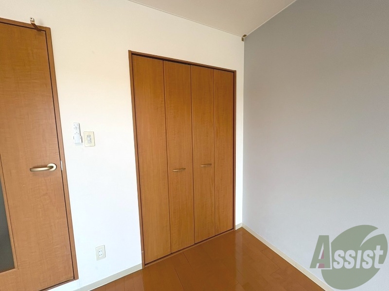 収納　お部屋に収納があるので、荷物が沢山入りますね。