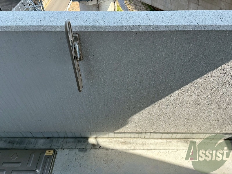 バルコニー　バルコニーに物干しがあるので洗濯物が干せます。