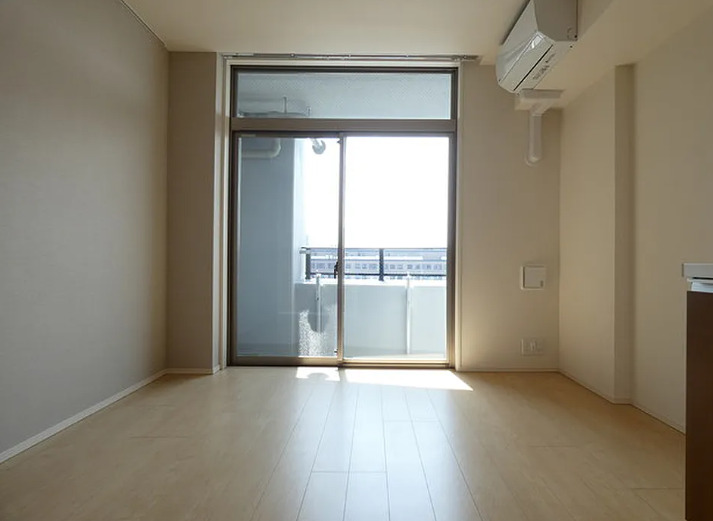 居室・リビング　※別部屋の参考写真です。