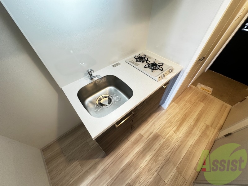 キッチン　ガスコンロ２口なので料理がはかどりますね