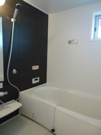 バス・シャワールーム　※画像は間取りが反転の部屋のものです。