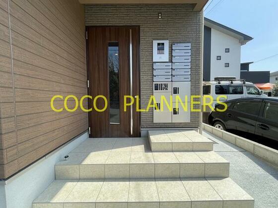 エントランス　※別号室の写真です。現況優先となります。